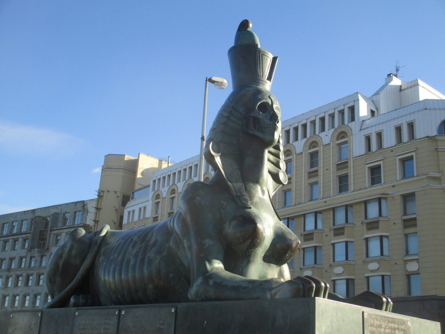 Statuen stürzen?